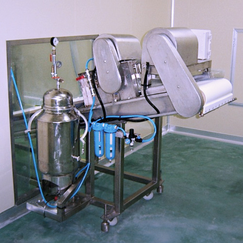 Cooler and liquid spawn dispensing device